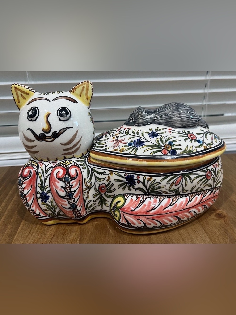RARE Vtg Hand Painted Lid Dish / Cookie Jar TWO SIDED FACE CAT WITH MOUSE